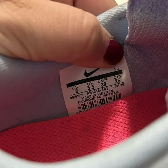 Nike sneakers size 8 light blue - Picture 4 of 4